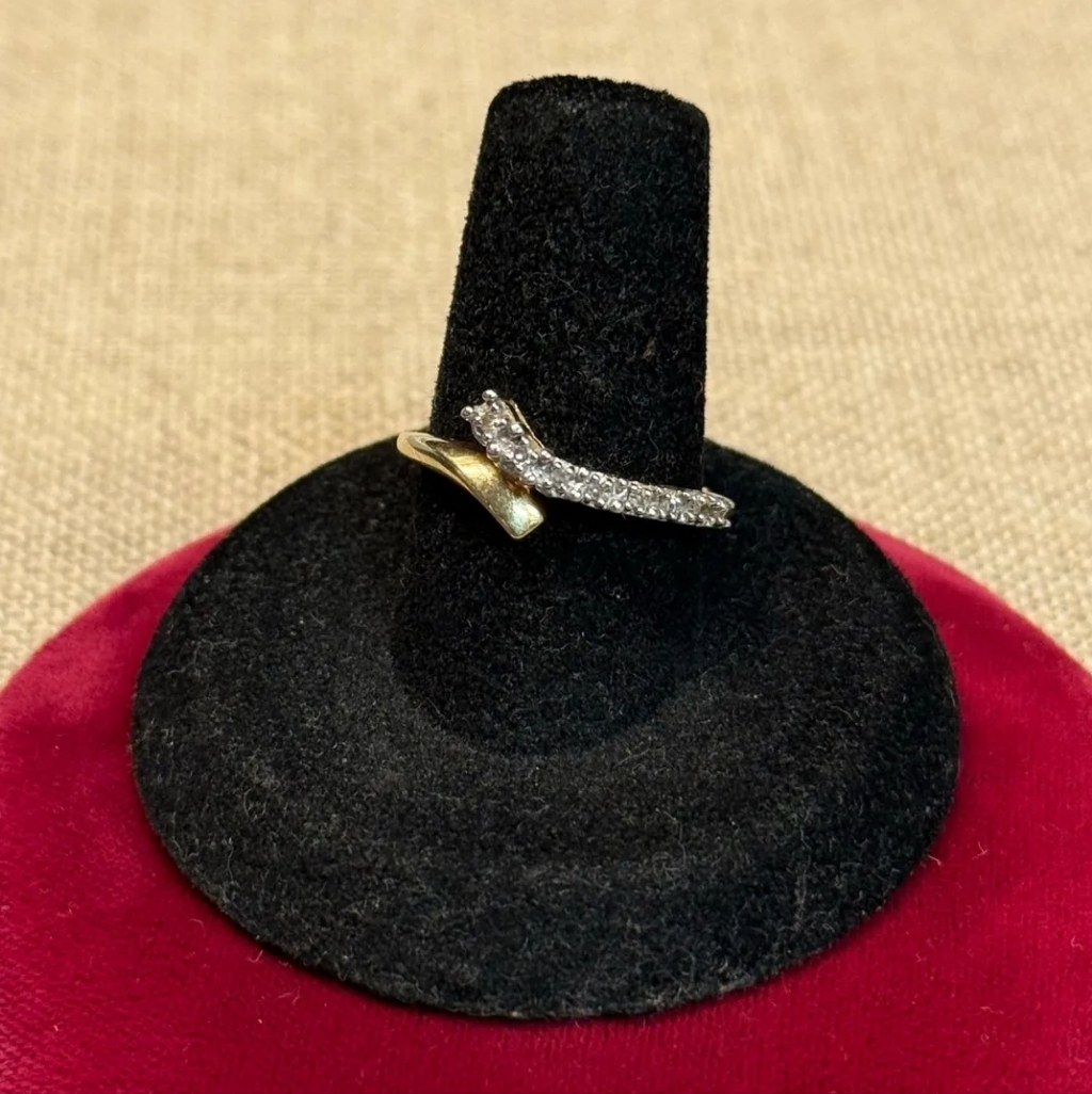 10k Yellow Gold Diamond Ring Sz 675